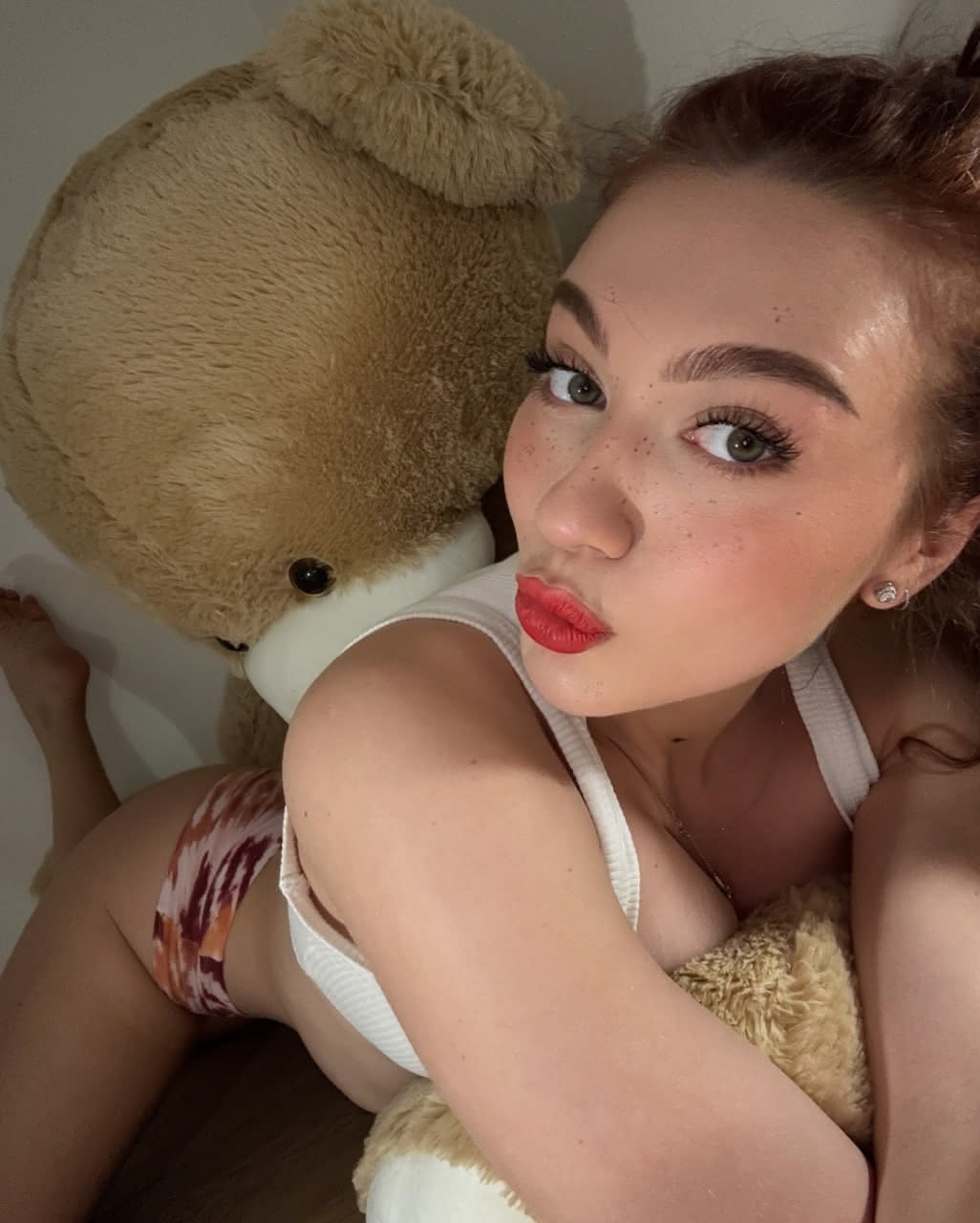 Адель - массажистка